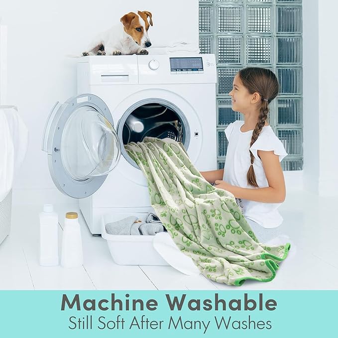 Green Throw Dog Blanket for Puppy Gifts, Dog Stuff Used for Pet Beds, Washable Soft Puppy Essentials Accesssories