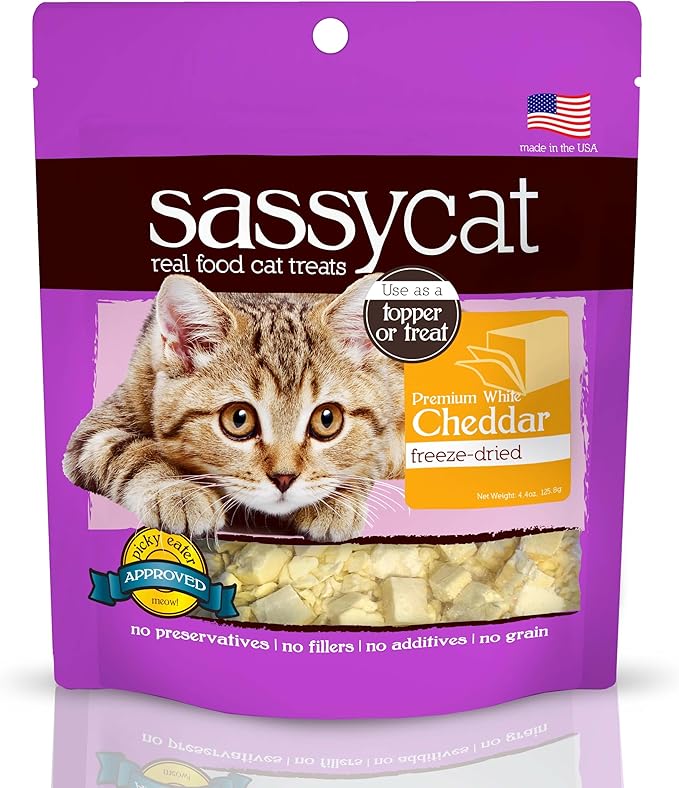 Herbsmith Sassy Cat Treats – Freeze-Dried White Cheddar – Human-Grade Wisconsin Cheese – Natural Snack for Picky Eaters – 1 Ingredient – USA Made – 4.6 oz