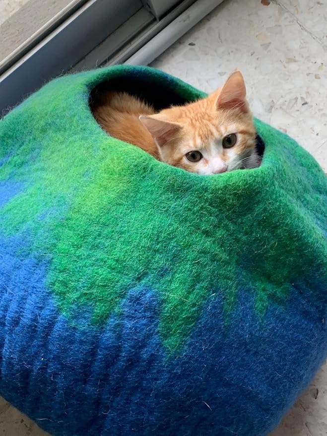Woolygon Premium Felt Cat Cave Bed – Wool Kitty Beds Handcrafted Kitten Caves Bed for Indoor Cats - Made from 100% Eco-Friendly Merino Wool, Foldable Cat Hidewawy Covered Cat Houses (Emerald Indigo)